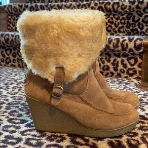 Bearpaw shearling wedge bootie. Super comfortable!